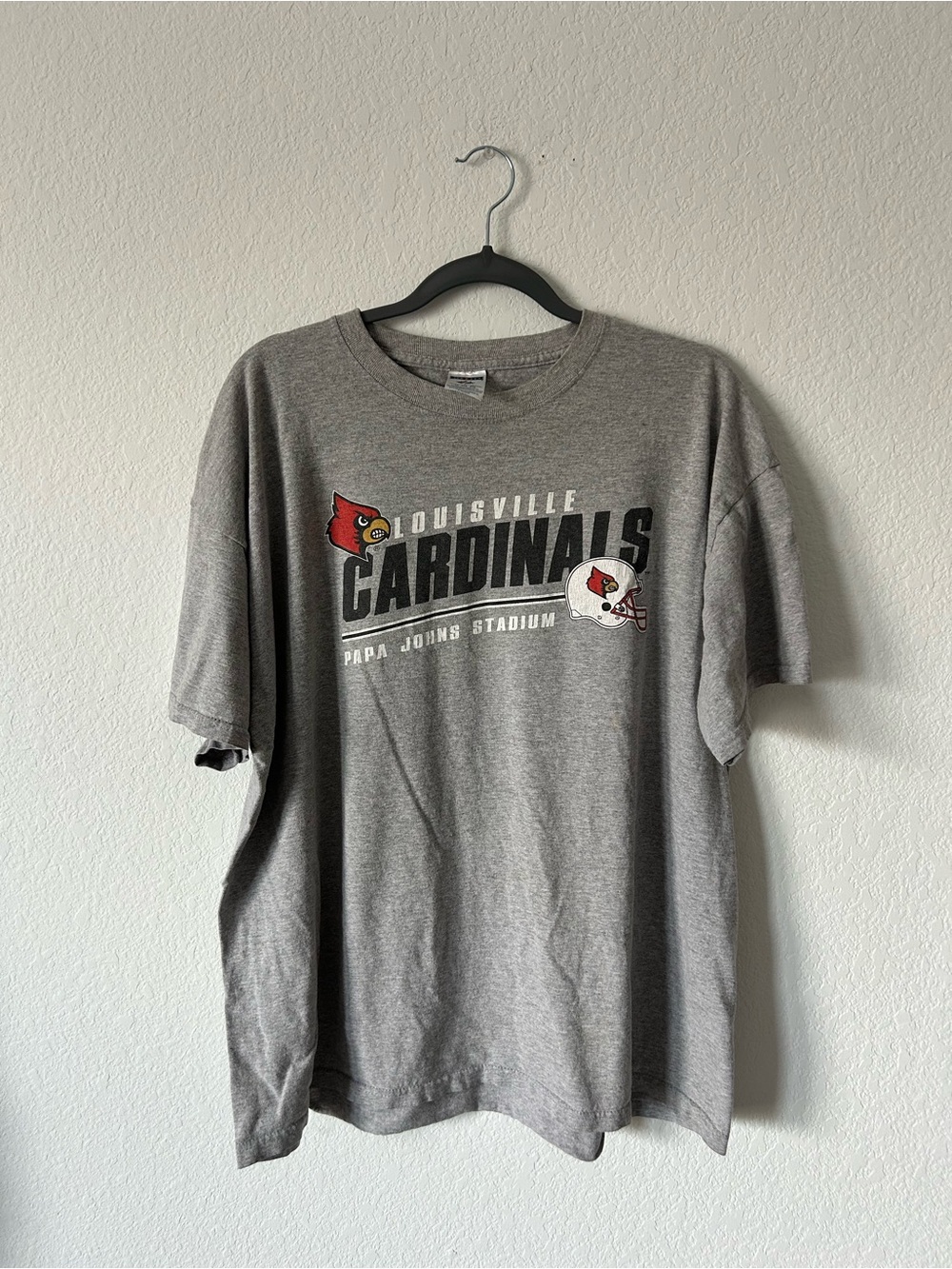 🏈 VINTAGE Y2K LOUISVILLE CARDINALS PAPA JOHNS STADIUM TEE - 2XL 🔴